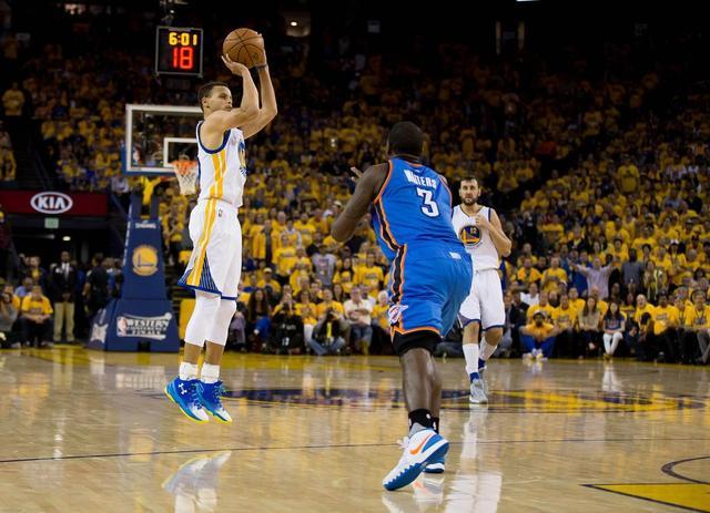 穆帅：葡萄牙体育有一人随便犯规都没事，我们仍在争冠行列（穆里尼奥：葡萄牙体育有人犯规不受罚，我们仍在冠军竞争中）