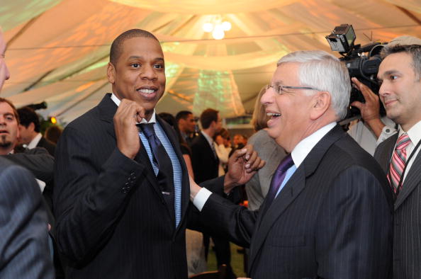 辽宁铁人祝贺重庆铜梁龙冲超：敢打敢拼，晋级中超实至名归（辽宁铁人致贺重庆铜梁龙升入中超：敢打硬仗，当之无愧）