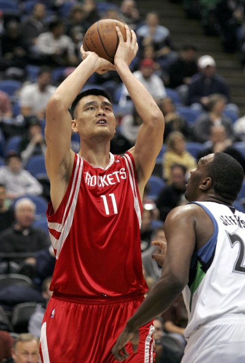 解说国安这场亚冠，真能给你气出好歹龙队从第一场平...（国安亚冠赛后解读：看得人直冒火，龙队自首战平局起就不在状态）