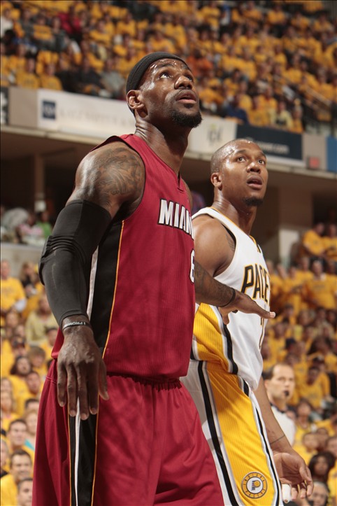 NBA球队战术解析：勇士防守新打法,（NBA战术深度解读：勇士防守革新）