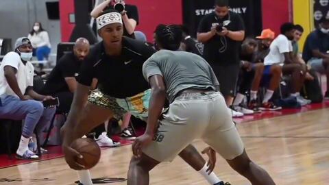 格局！吕文君社媒：不只是海港的三连冠，更是上海的三连冠（吕文君社媒发声：三连冠不只属于海港，更属于上海）