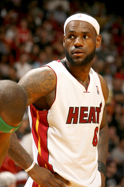 斯基拉：目前尤文从未考虑出售戴维，俱乐部依然对他充满信心（斯基拉：尤文暂未考虑放走戴维，俱乐部仍对他信心十足）