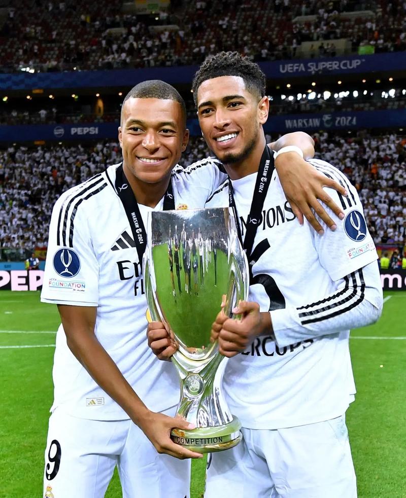 西甲半场：两队门将均状态上佳连扑好球，赫塔菲0-0埃尔切（西甲半场：双方门将神勇频献扑救，赫塔菲0-0埃尔切）